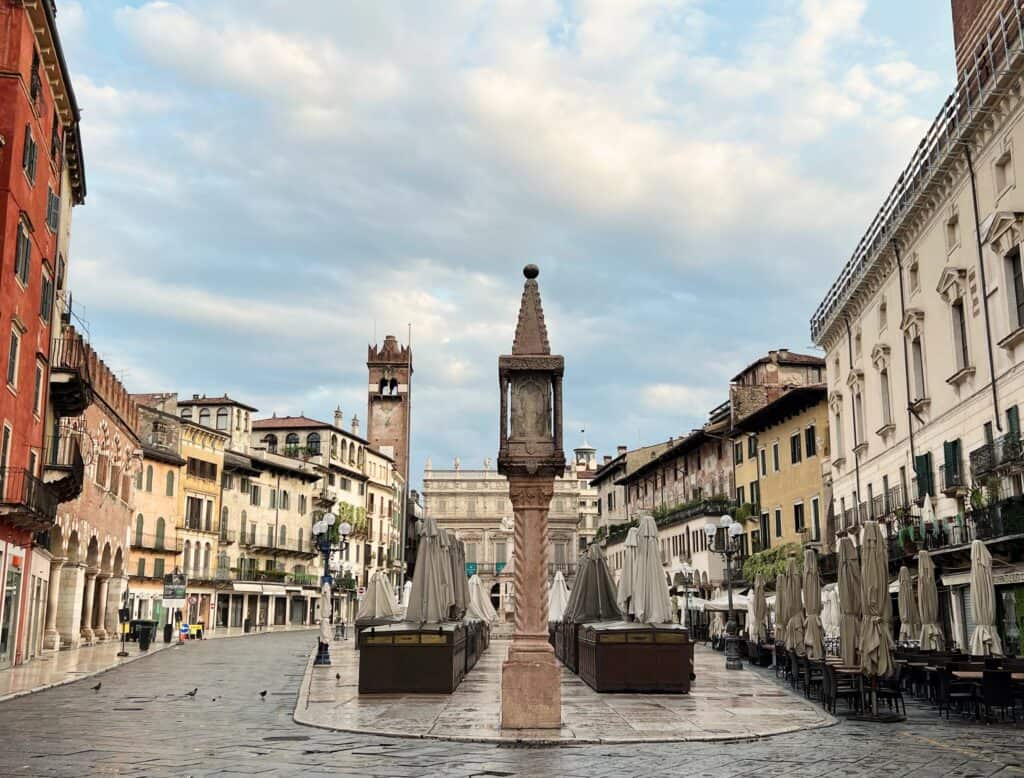 Verona Piazza Delle Erbe With Colonna Del Mercato Market Column Medieval Square Early Morning