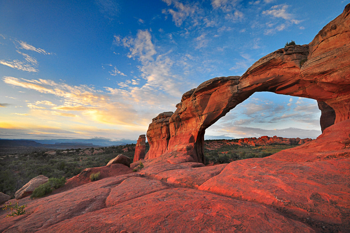 a natural rock arch in the arches national park in Utah