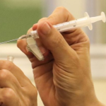 Curitiba tem poucas doses de vacina contra Covid-19 e aguarda reposição de estoque